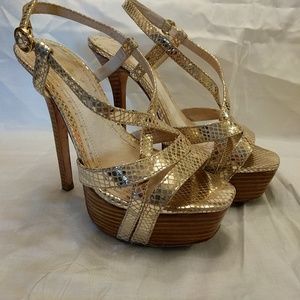 Alice and Olivia gold heels size 37.5